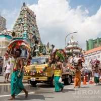 Procession du char d'argent la veille de Thaipusam